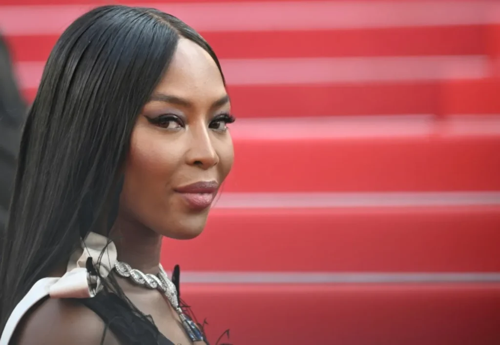 taille de Naomi Campbell