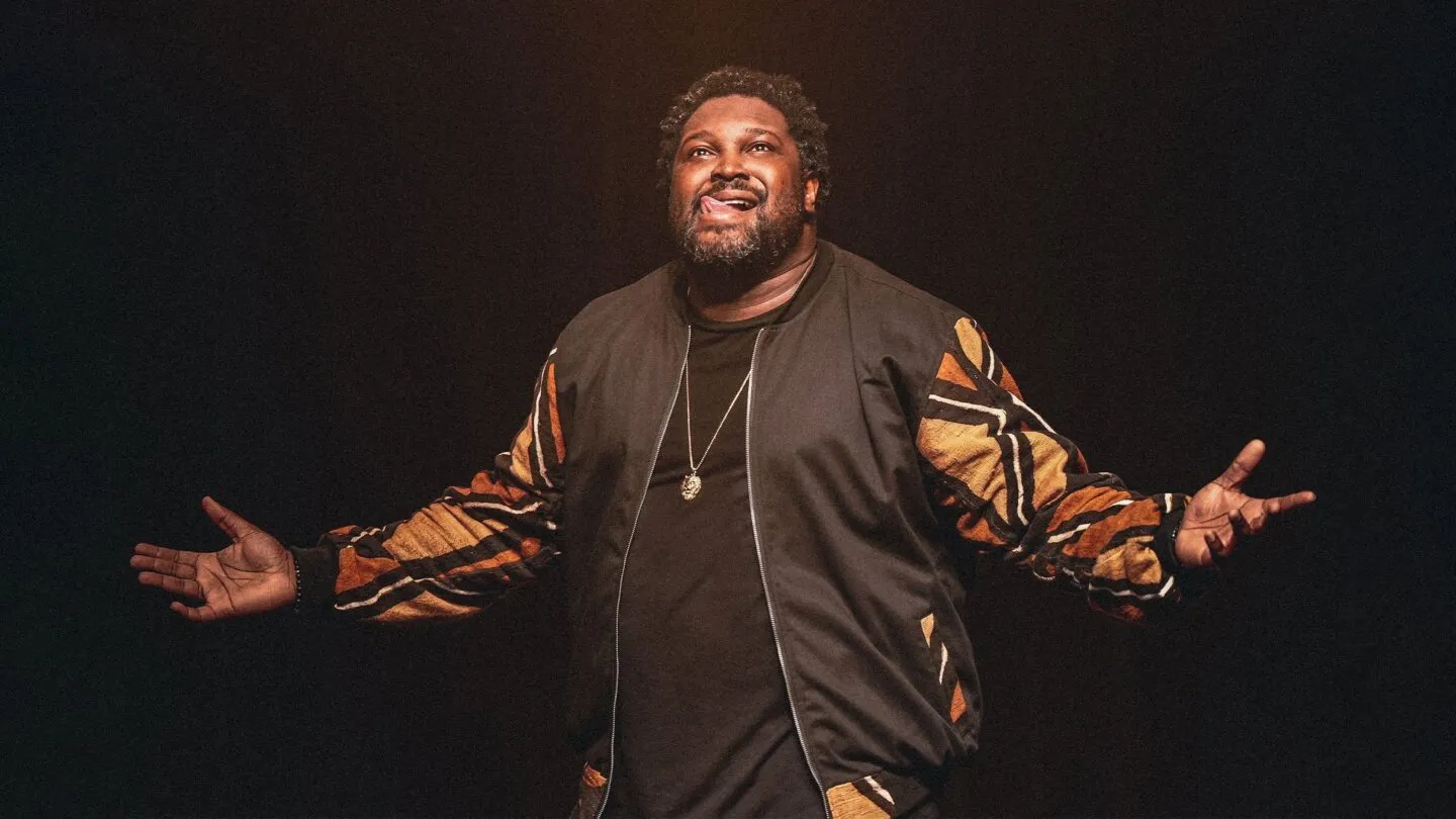 edgar-yves jr - humoriste noir français